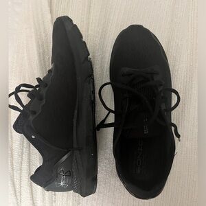 Women’s under armor HOVR sonic 6